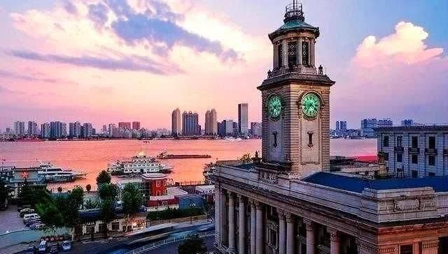 武漢江漢路步行街 百年老街，中國最長步行街的魅力